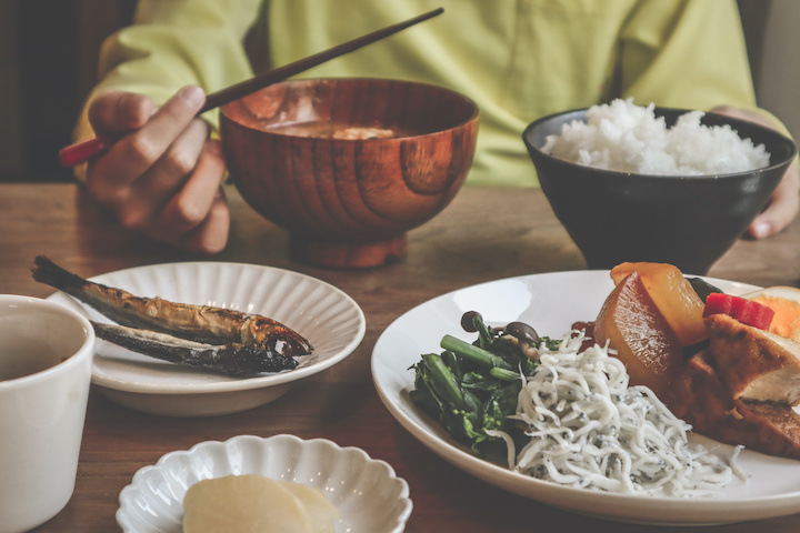 子どもの孤食が増えている 孤食が子どもに及ぼす3つの影響 保険 証券 マニュライフ ファイナンシャル アドバイザーズ 株